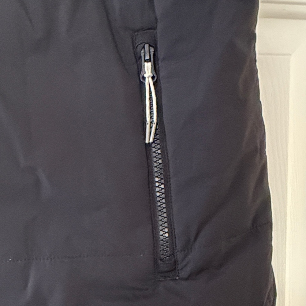 Vuori Canyon Insulated Vest - Picture 3 of 4